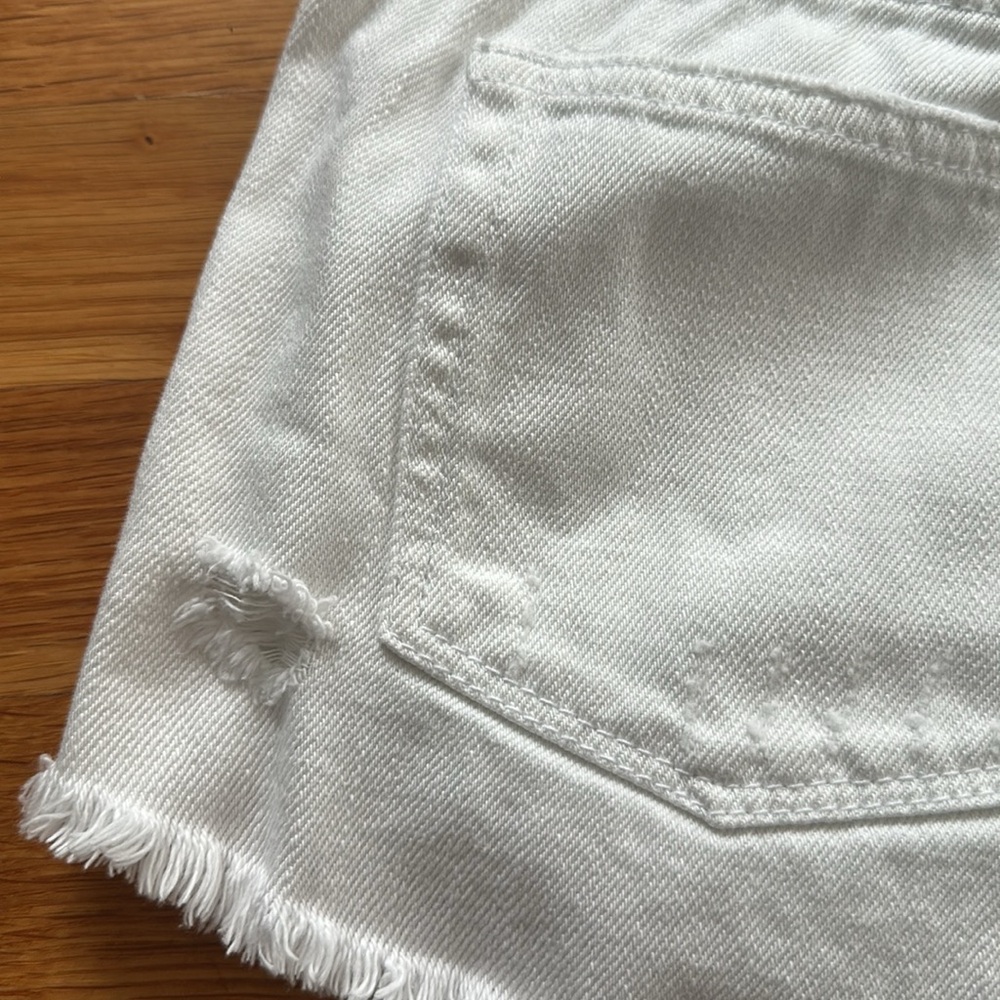 We the free, size 26, white cut off button fly shorts - Picture 8 of 11